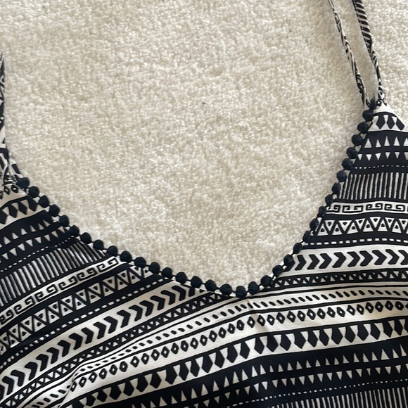 Lightweight Tiered Camisole blouse - Picture 5 of 8